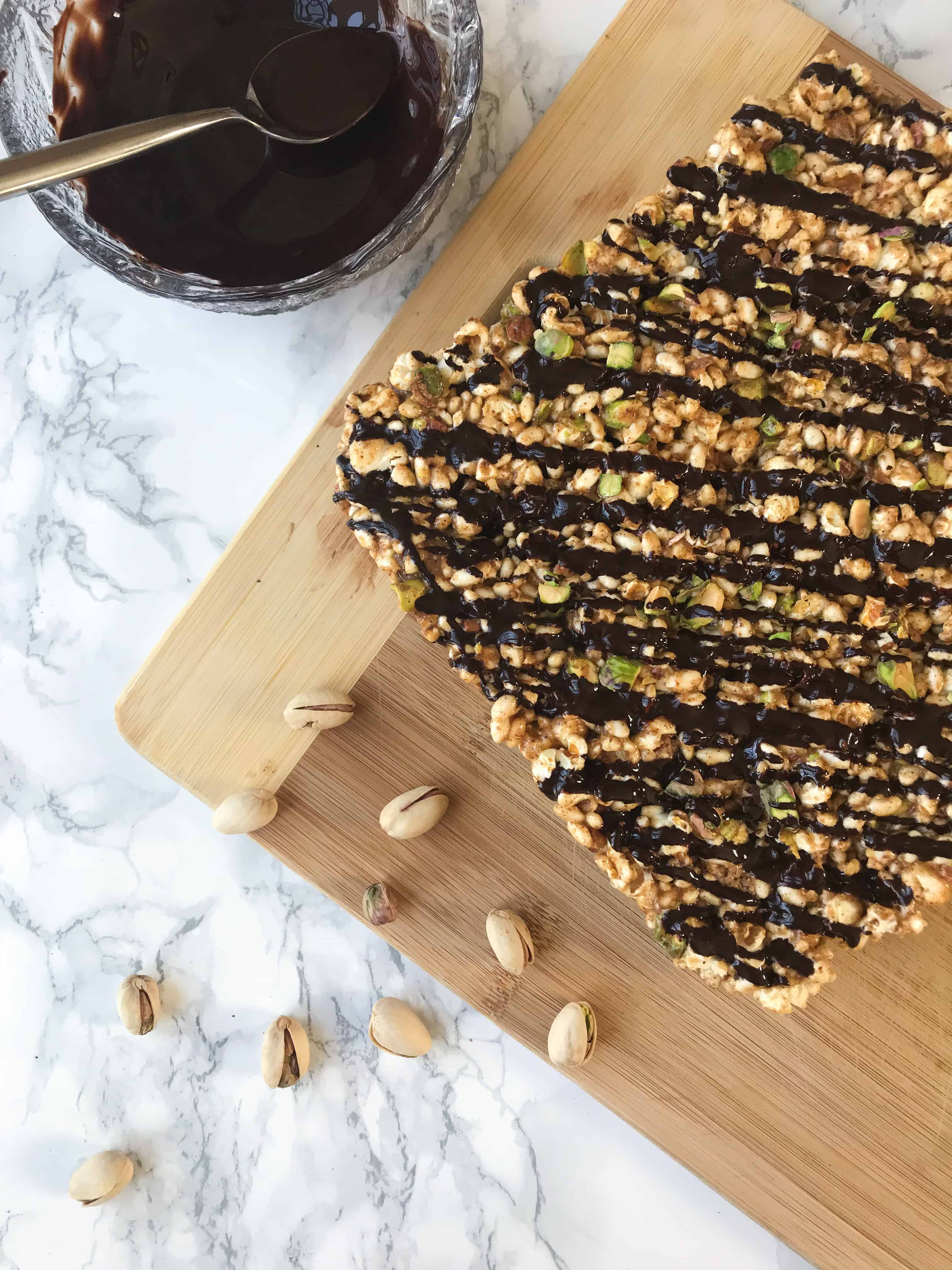 pistachio and dark chocolate popcorn bars