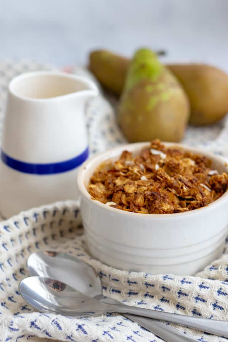Pear and Ginger Crumble With A Oaty Topping - Healthy, vegan & GF! Georgie Eats.