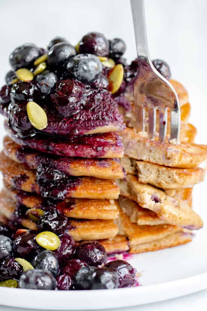 Oaty Banana Pancakes - Healthy, Vegan & GF! Georgie Eats.