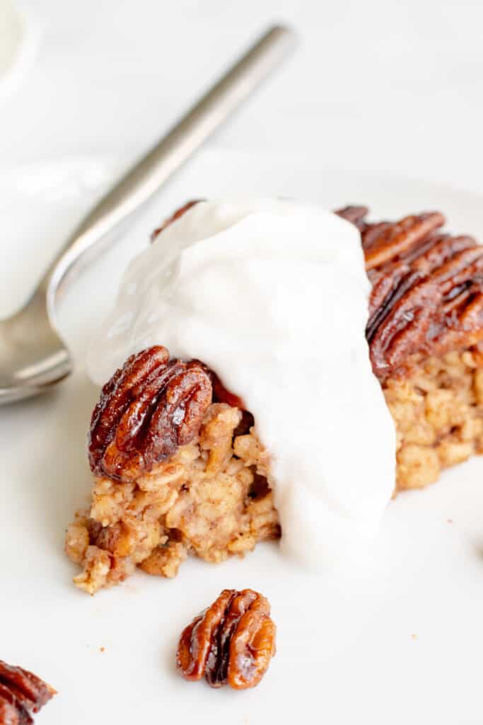 Pecan Pie Baked Oatmeal - Healthy, GF & Vegan Option! Georgie Eats.