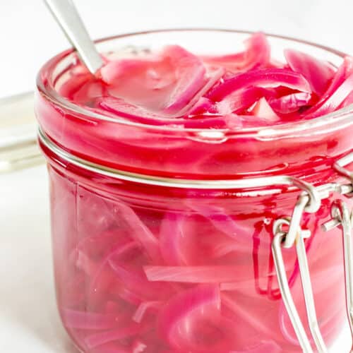 5 Ingredient Quick Pickled Red Onion | Georgie Eats