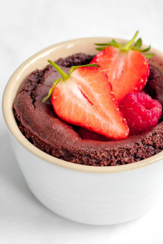 Single-Serve Molten Chocolate Pudding - Vegan, GF & Healthy! Georgie Eats.