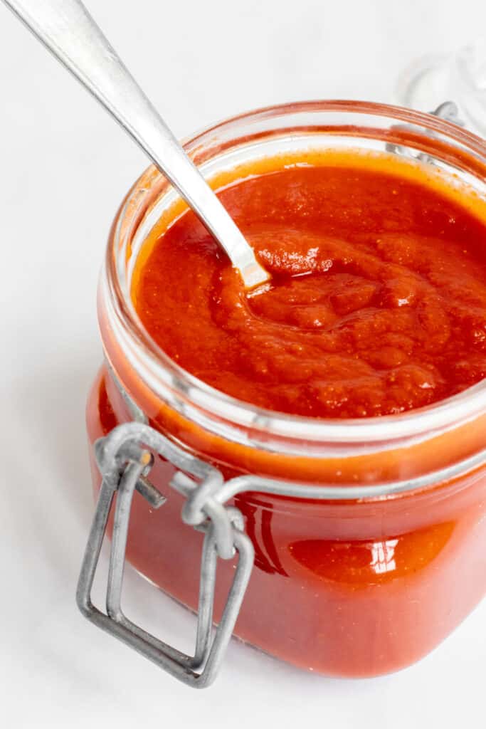 Healthy BBQ Sauce - Vegan, GF & refined sugar free! Georgie Eats.