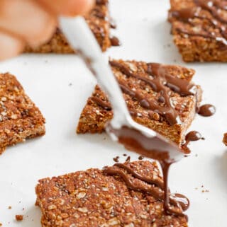 6 Ingredient Chocolate Flapjacks - Vegan, GF & Healthy! Georgie Eats.