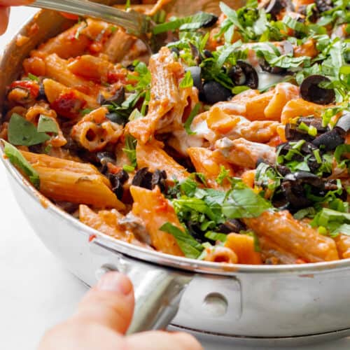 OnePot SunDried Tomato Pasta with Olives & Basil I Eats