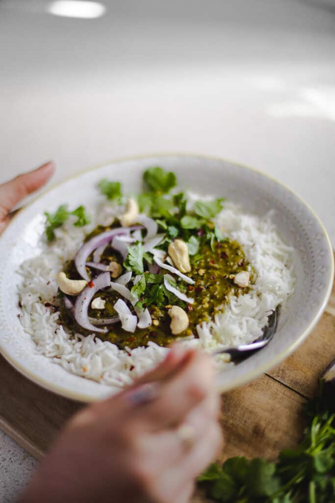 Coconut, Spinach & Red Lentil Dhal - Vegan, GF & Healthy! Georgie Eats