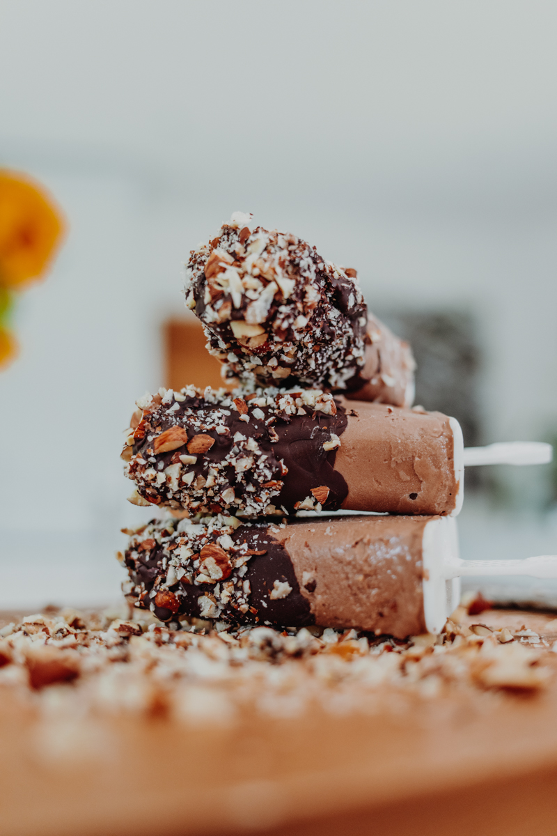 Chocolate Fudge Ice Lollies - Vegan, gluten-free & healthy! Georgie Eats.