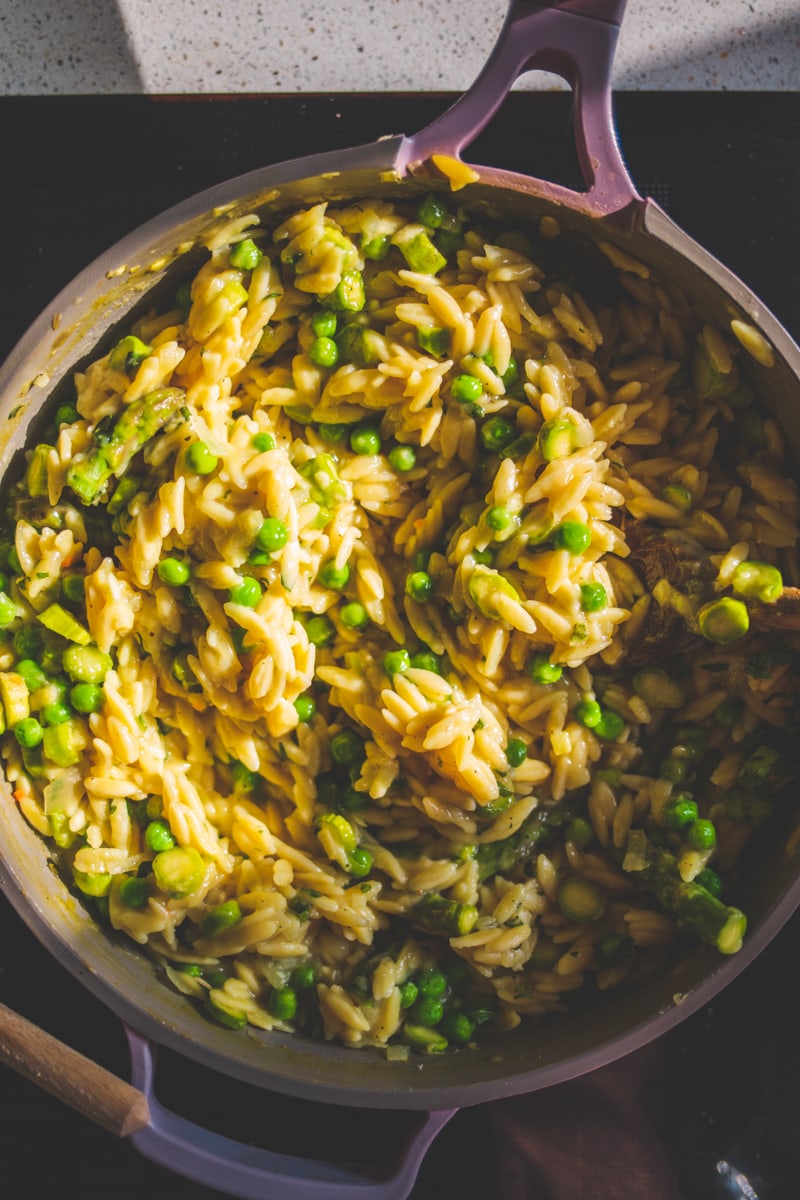 Asparagus & Pea Orzotto in a pan - Georgie Eats