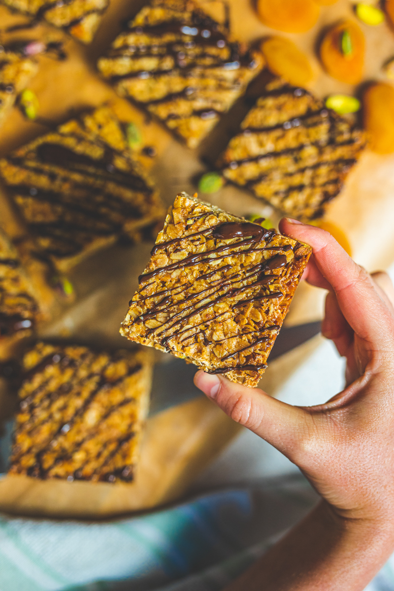 Vegan Apricot & Dark Chocolate Flapjacks - Georgie Eats